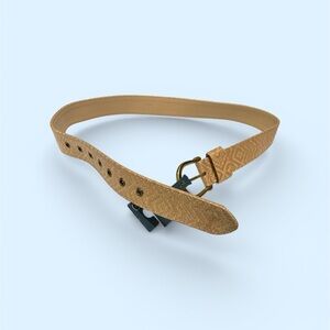 Universal Thread Patterned Tan Belt